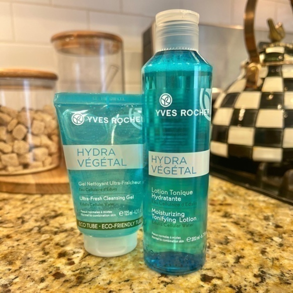 NEW Yves Rocher France‎ Hydra Vegetal Toner & Cleansing Gel Set - Picture 2 of 8